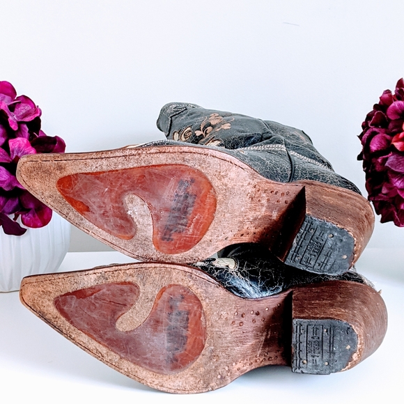 Corral Black and Cream Heeled Boots - Picture 7 of 8